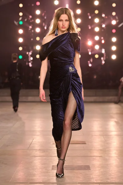 Look 48